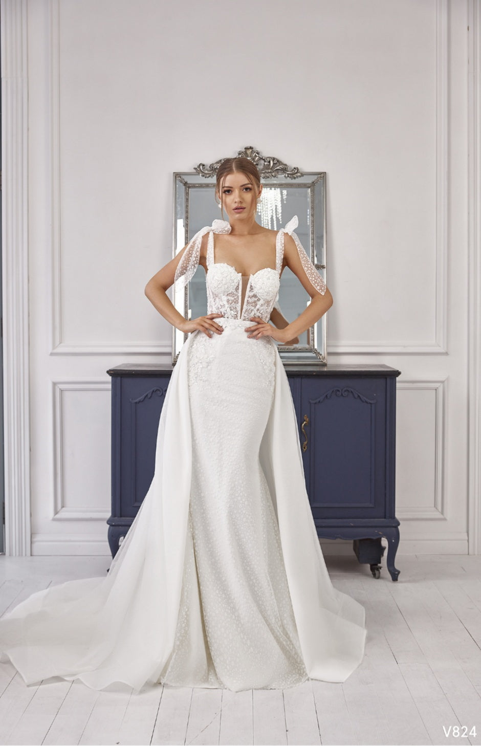 Paris Wedding Dress V824