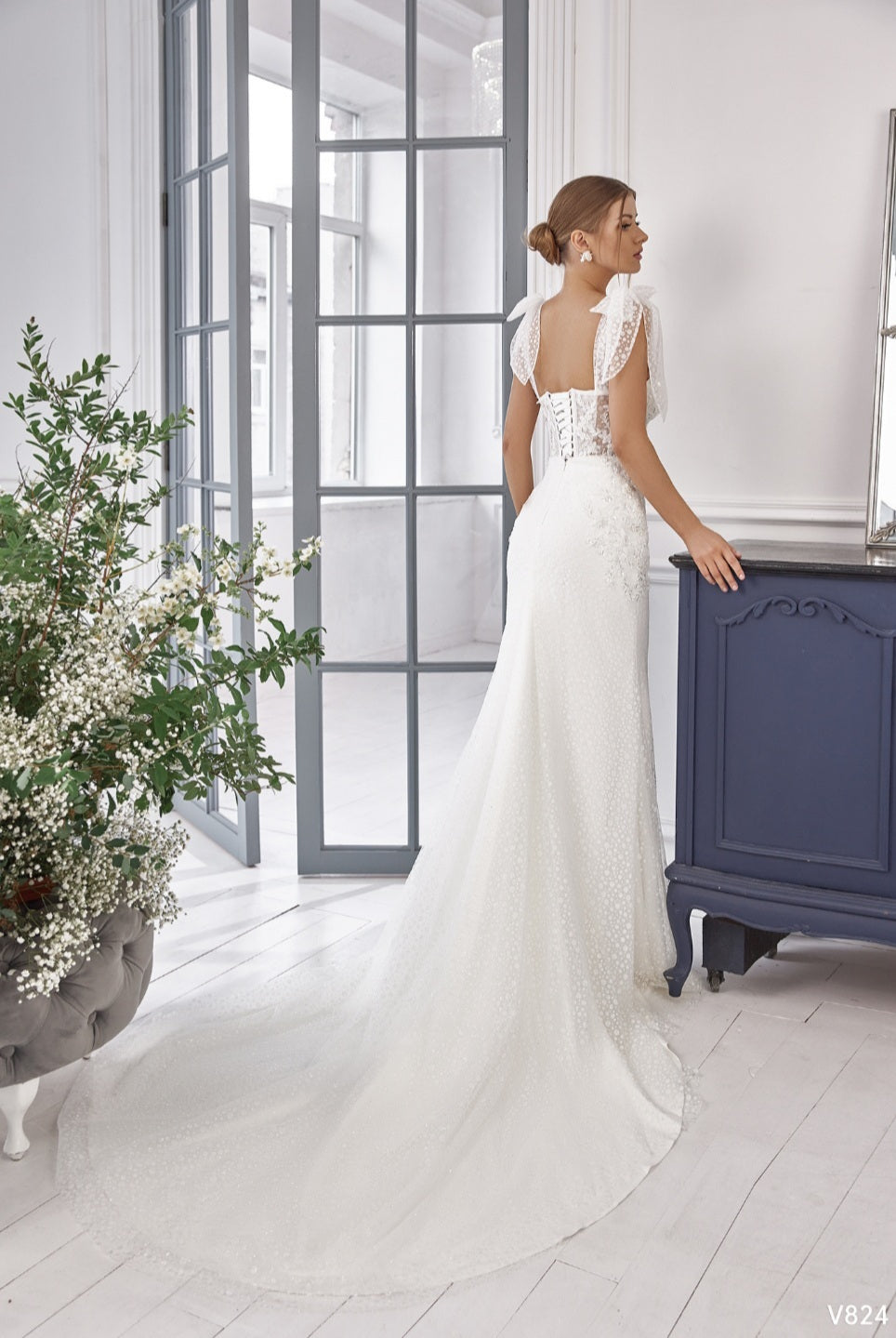 Paris Wedding Dress V824
