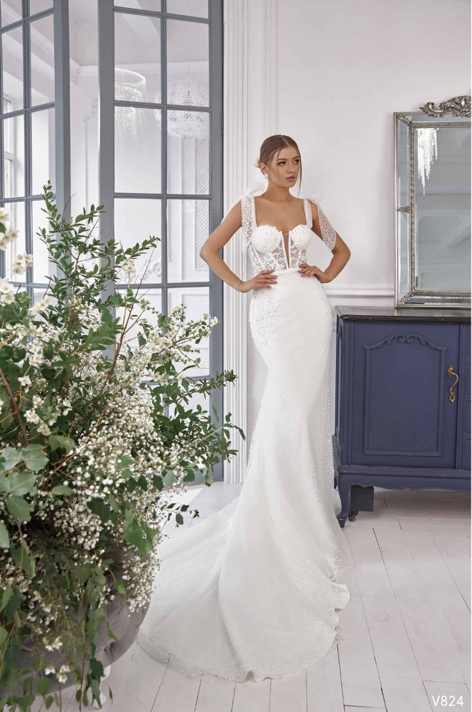 Paris Wedding Dress V824