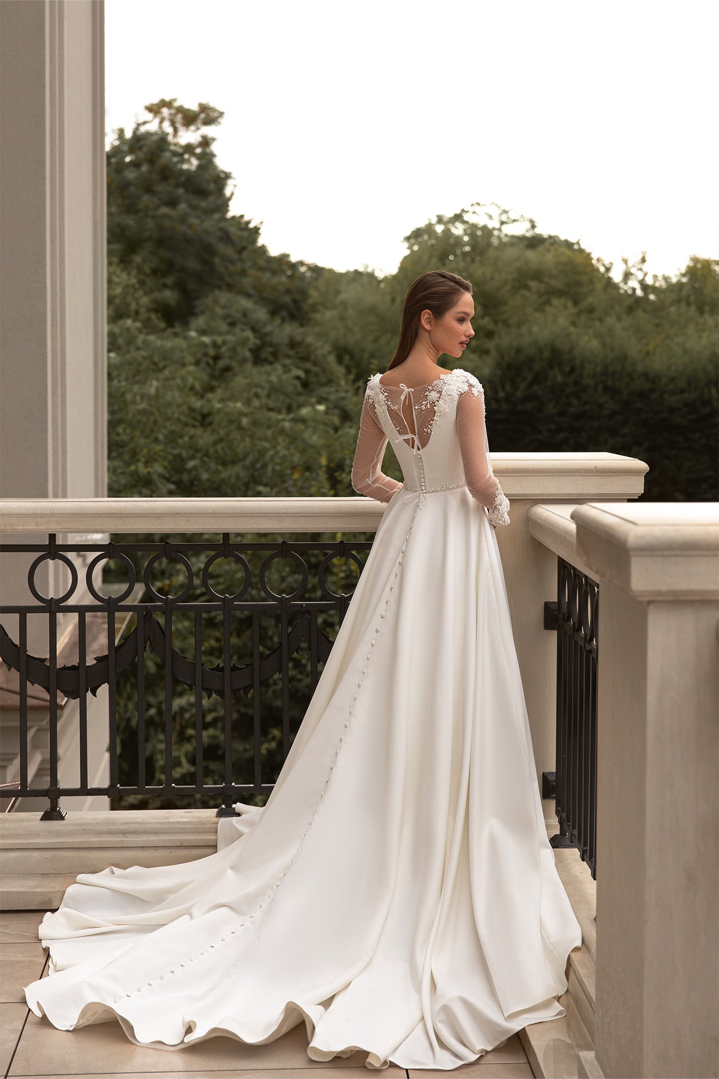 Monroe classic 5303 wedding gown